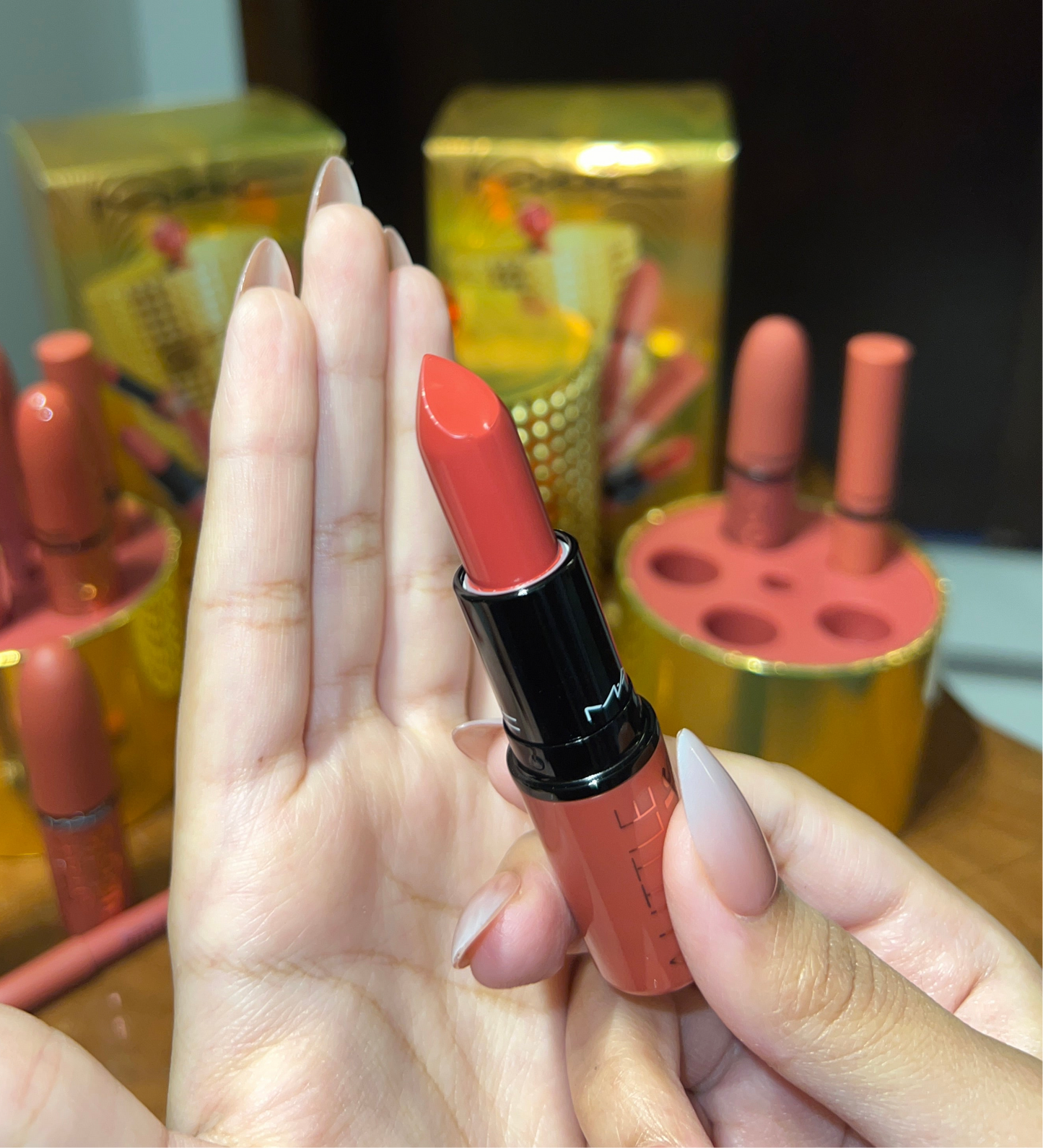 Mac Full Size Lipstick(without box from set)