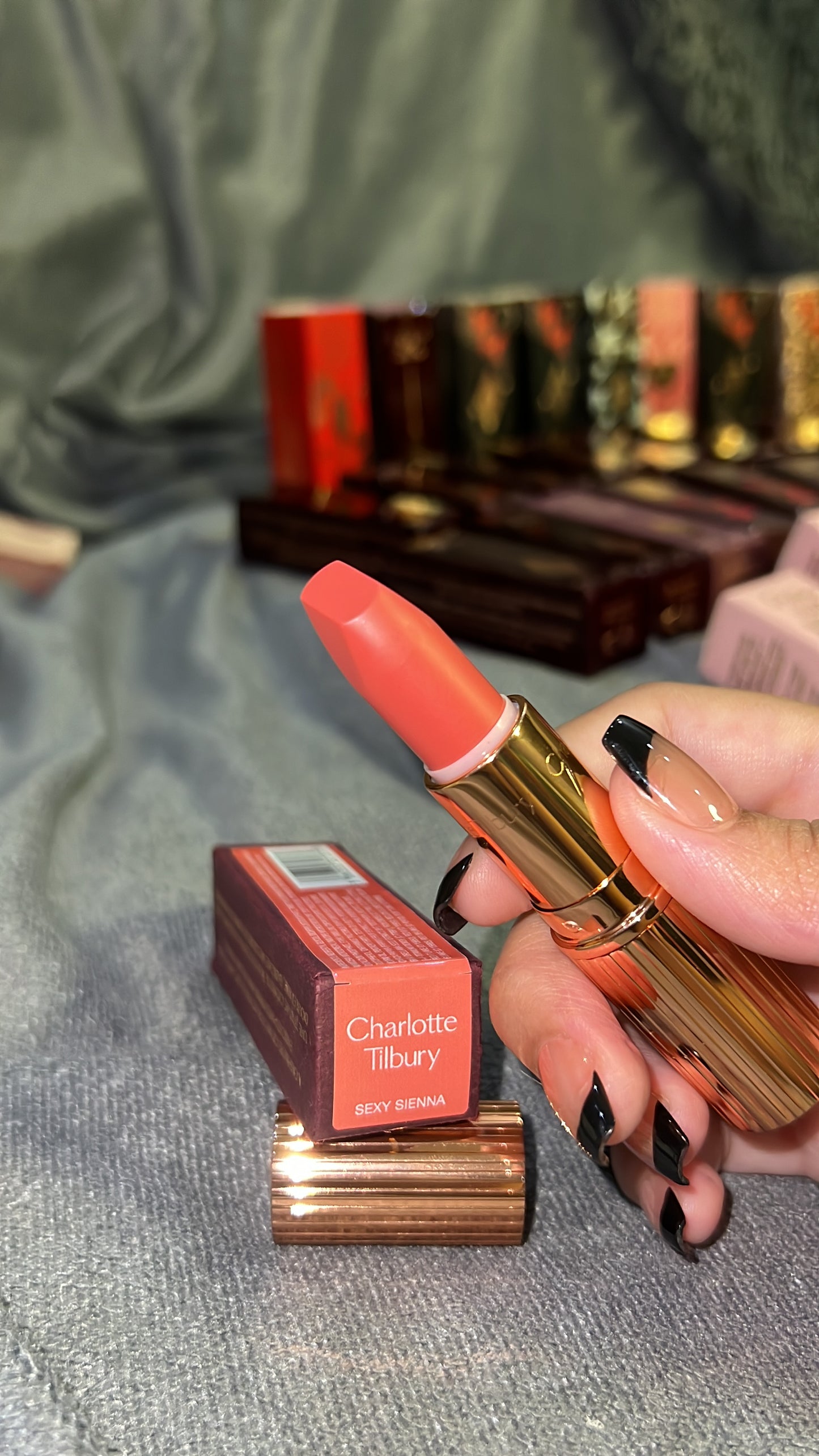 Charlotte Tilbury
Matte Revolution Hydrating Lipstick