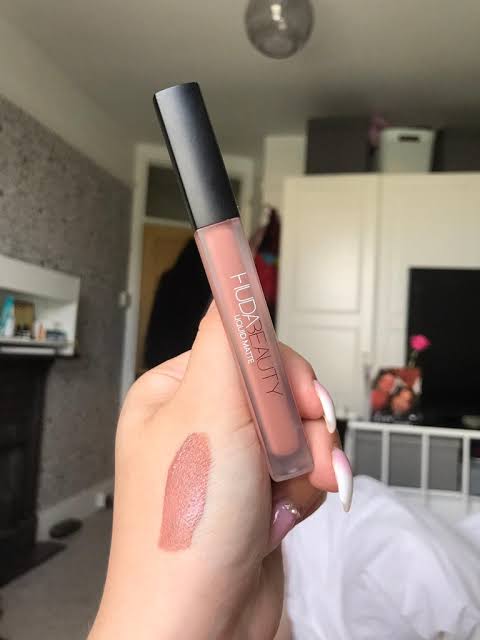 HUDA BEAUTY
Liquid Matte Ultra-Comfort Transfer-proof Lipstick