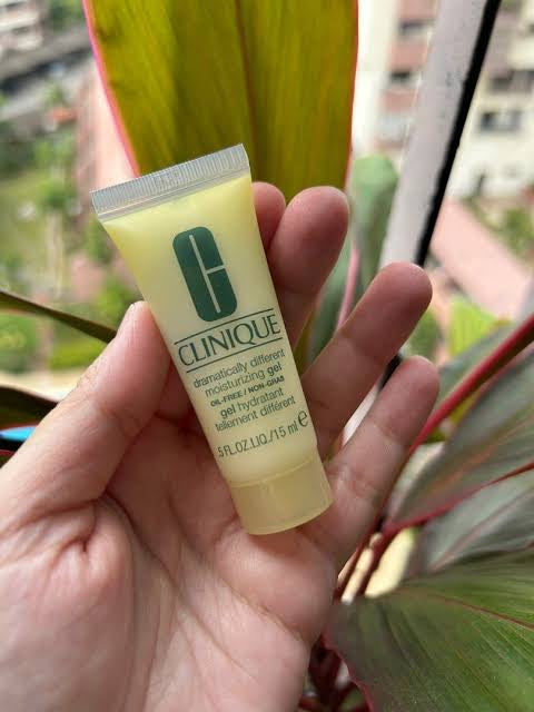 Clinique Dramatically Different Moisturizing Gel-15ml